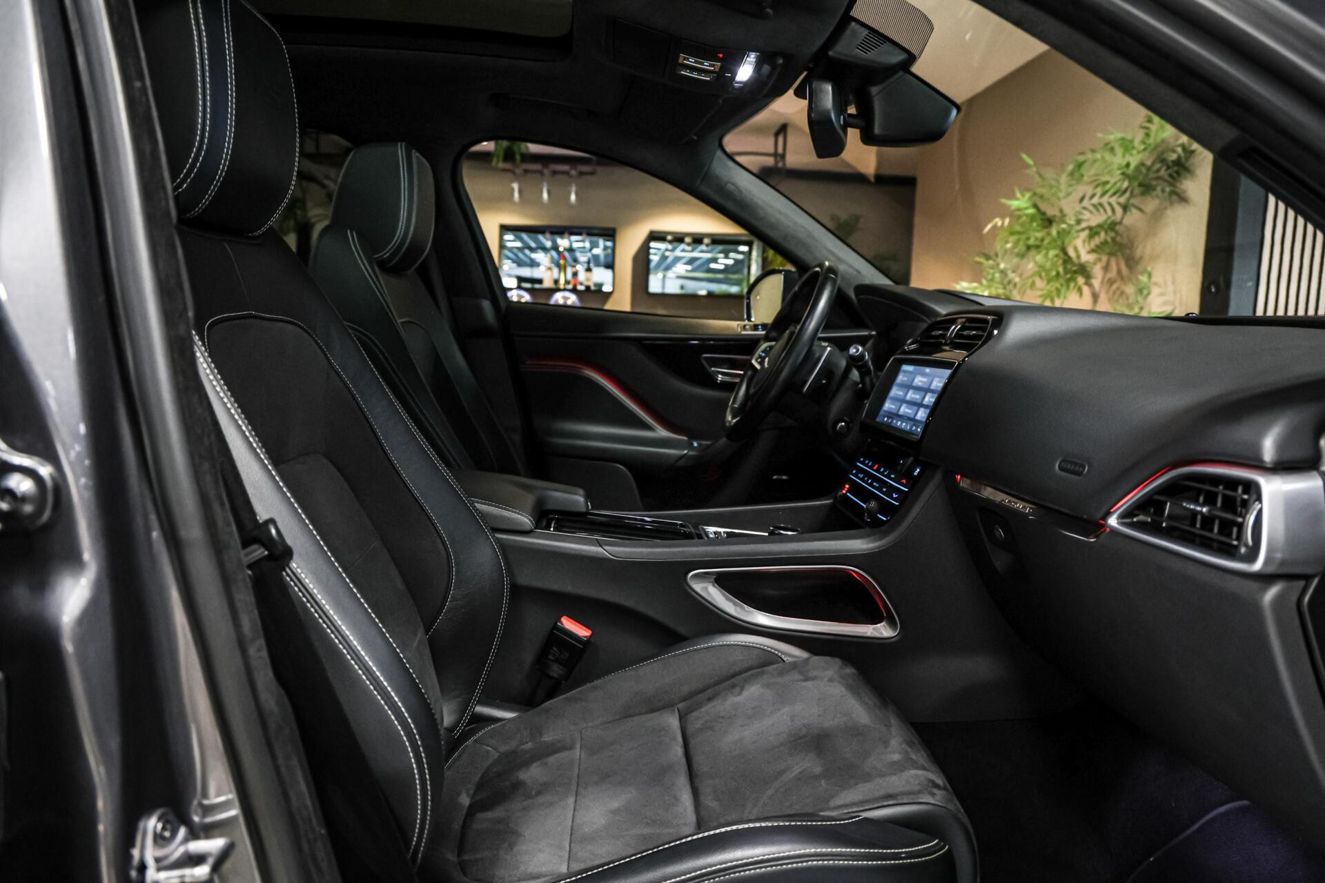 Hoofdafbeelding Jaguar F-PACE