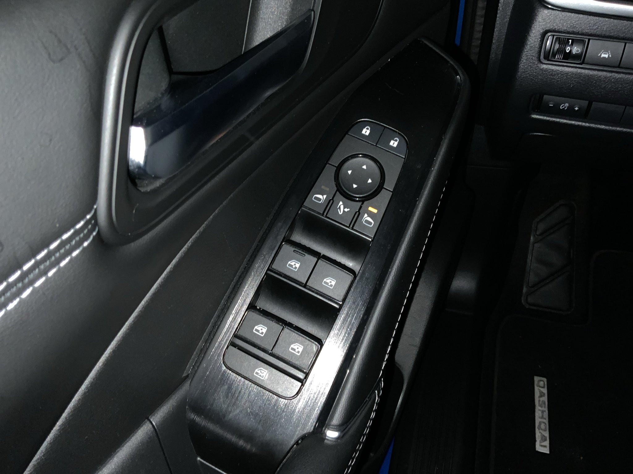 Nissan-QASHQAI-image-16