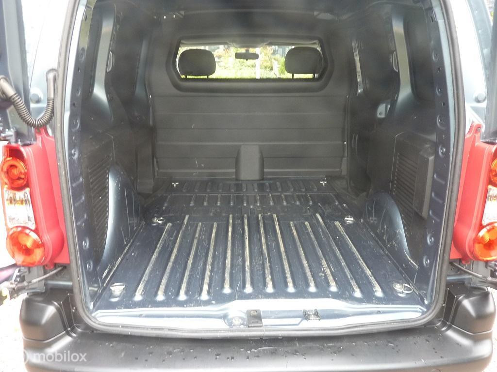 Hoofdafbeelding Peugeot Partner