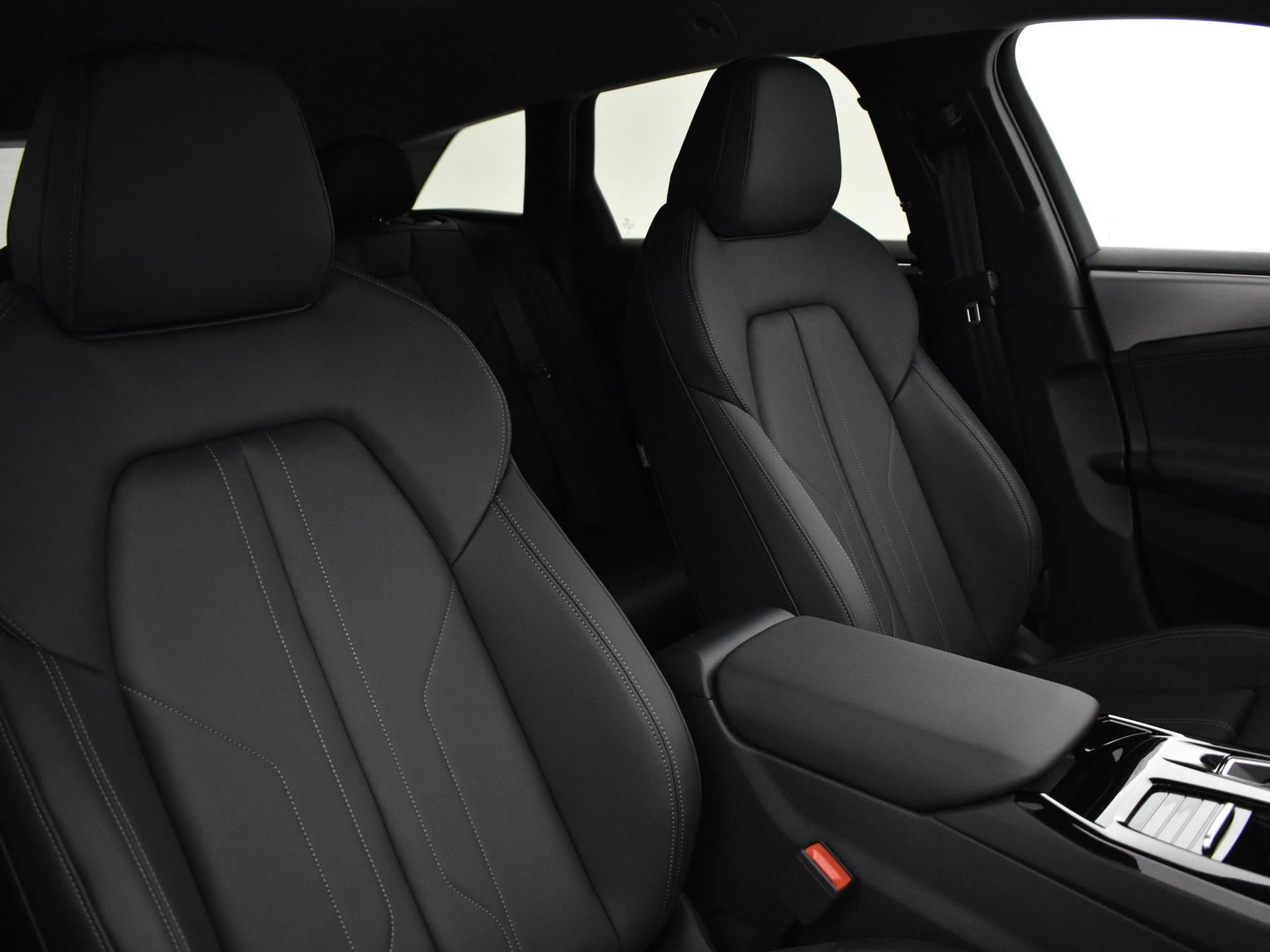 Hoofdafbeelding Audi A6 Avant e-tron