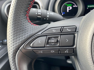 Toyota Yaris Toyota Yaris 1.5 Hybrid GR Sport | ACC | Camera | Lane assist | Winterpakket - afbeelding nr 11