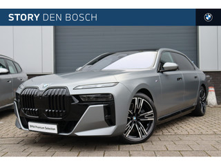 BMW i7 xDrive60 High Executive M Sport / Panoramadak Sky Lounge / Bowers & Wilkins / Massagefunctie voor + achter / Parking Assistant Professional / Trekhaak / Active Steering