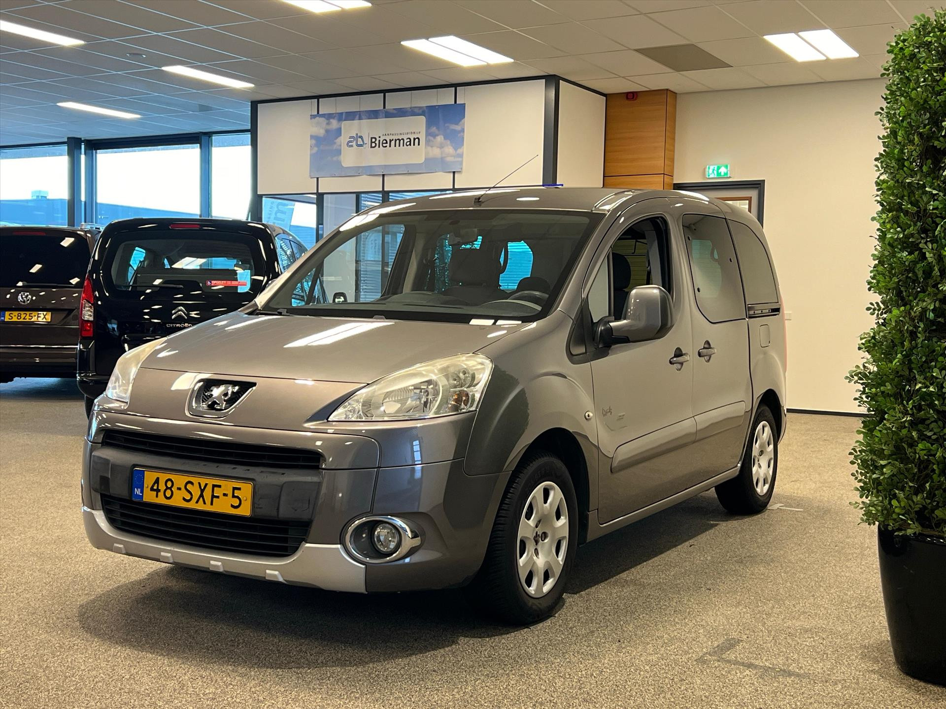 Hoofdafbeelding Peugeot Partner