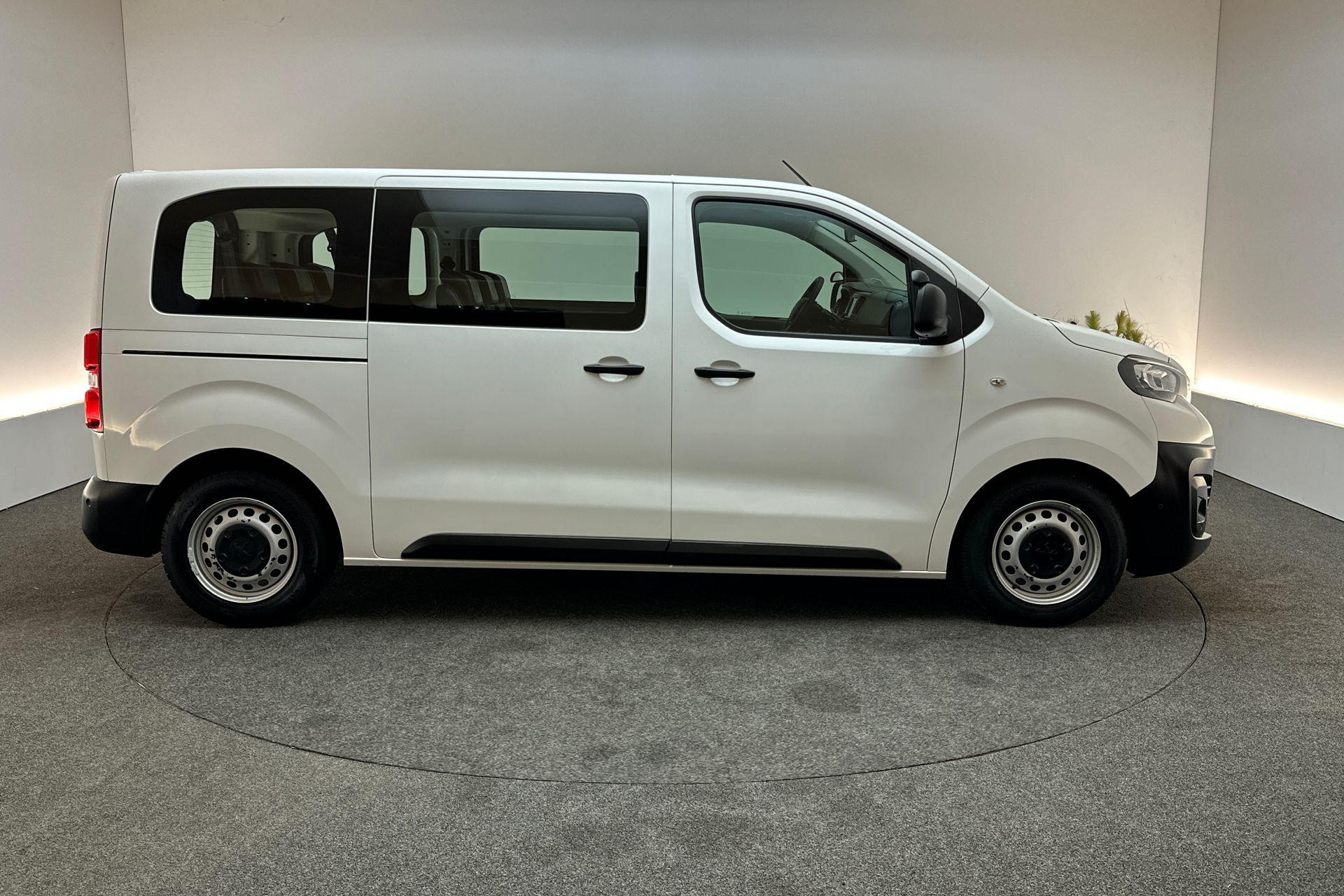 Hoofdafbeelding Peugeot Traveller