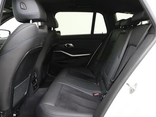 BMW 3 Serie BMW 3 Serie Touring 318i M-Sport | Headup | Cruise | LM18
