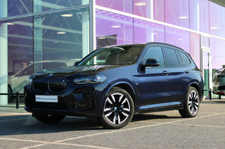 BMW iX3 Executive / Trekhaak / Sportstoelen / Adaptieve LED / Adaptief onderstel / Stoelverwarming / Live Cockpit Professional