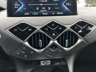 DS DS 3 DS DS 3 Crossback E-Tense Bastille 50 kWh 50% deal 9.975,- ACTIE 28DKM! / Navi / Carplay / Clima / Cruise - afbeelding nr 22