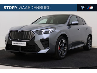 BMW iX2 eDrive20 High Executive M Sport / Panoramadak / Sportstoelen / M Adaptief onderstel / Comfort Access / Adaptieve LED / Parking Assistant Plus / Head-Up / Harman-Kardon