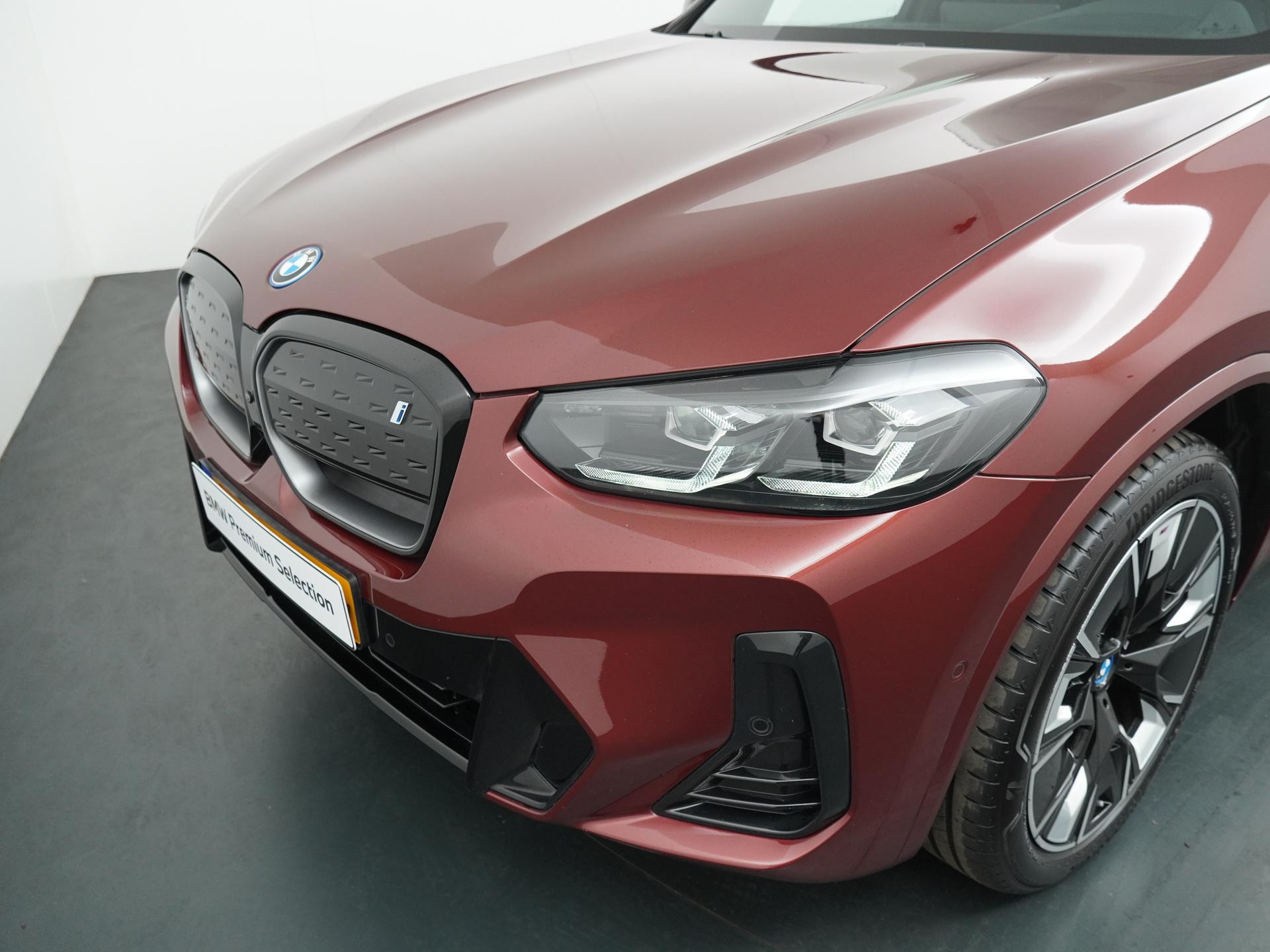 Hoofdafbeelding BMW iX3