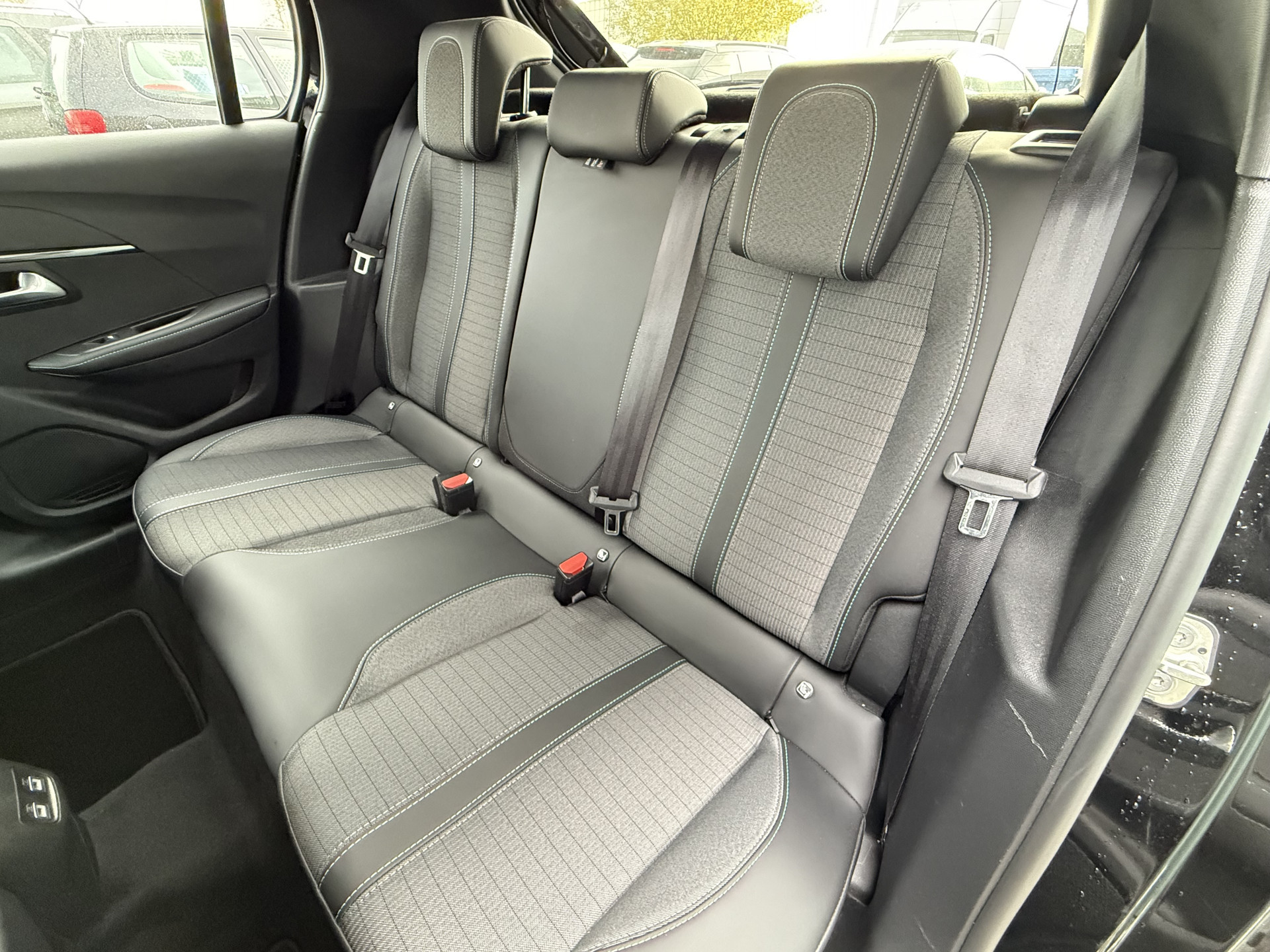 Hoofdafbeelding Peugeot e-208