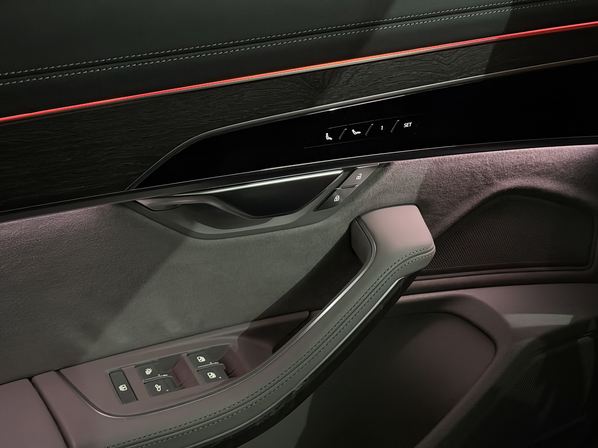 Hoofdafbeelding Audi A8