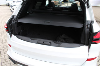 BMW X5 BMW X5 xDrive50e M-Sport | Panoramadak | H&K | Trekhaak | Comfortstoelen | Luchtvering | Glow - afbeelding nr 64