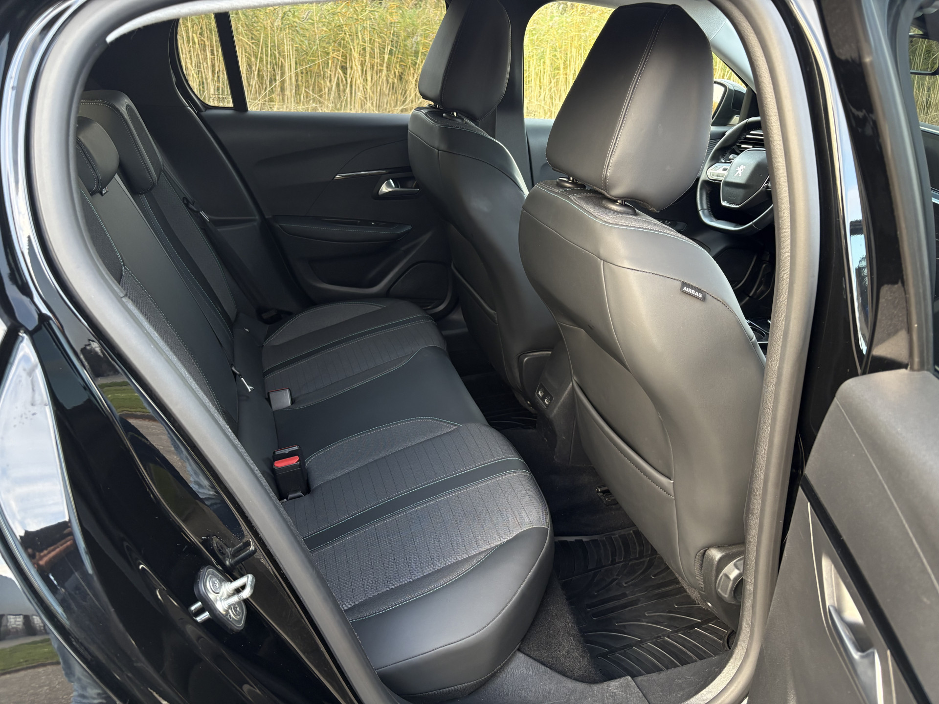 Hoofdafbeelding Peugeot e-208