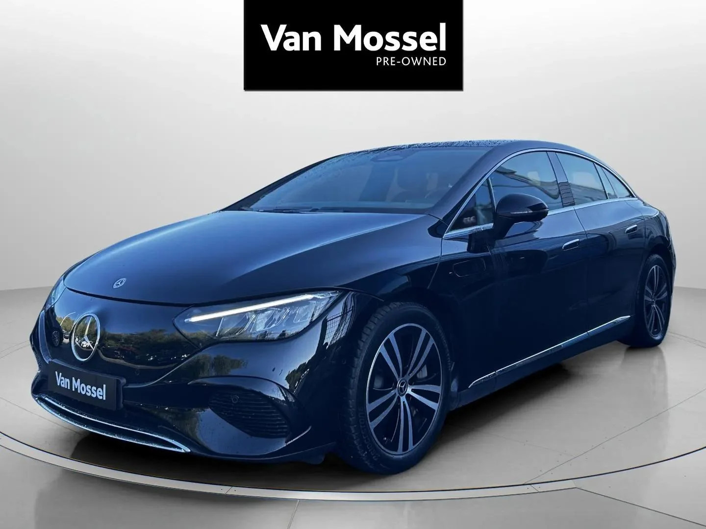 Mercedes-Benz-EQE-image-0