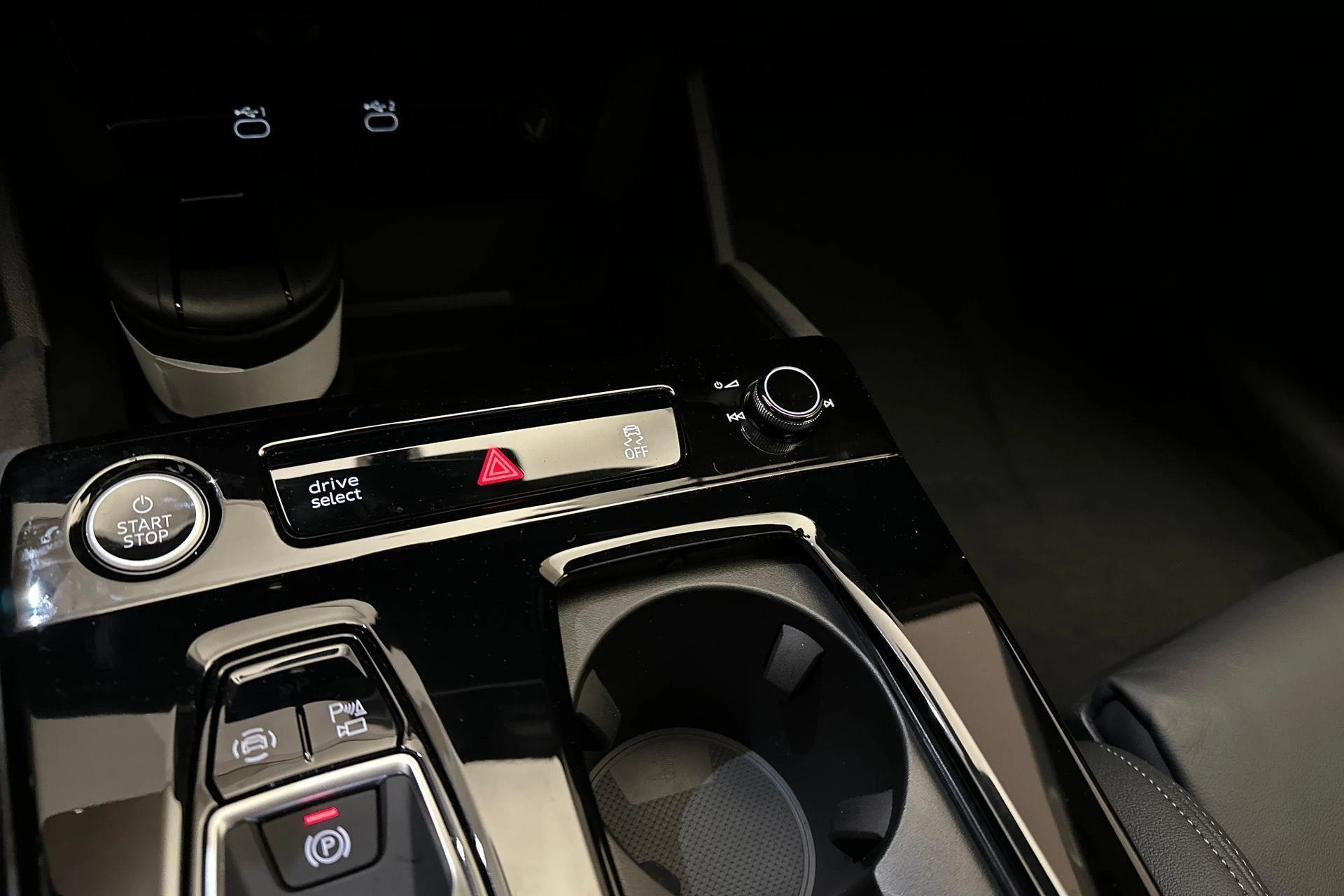 Hoofdafbeelding Audi A6 Avant e-tron