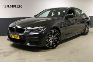 Hoofdafbeelding BMW 5 Serie BMW 5 Serie 520i High Executive Edition M-Sport Plus-HUD-DEALER ONDERHOUDEN-2e EIGn.