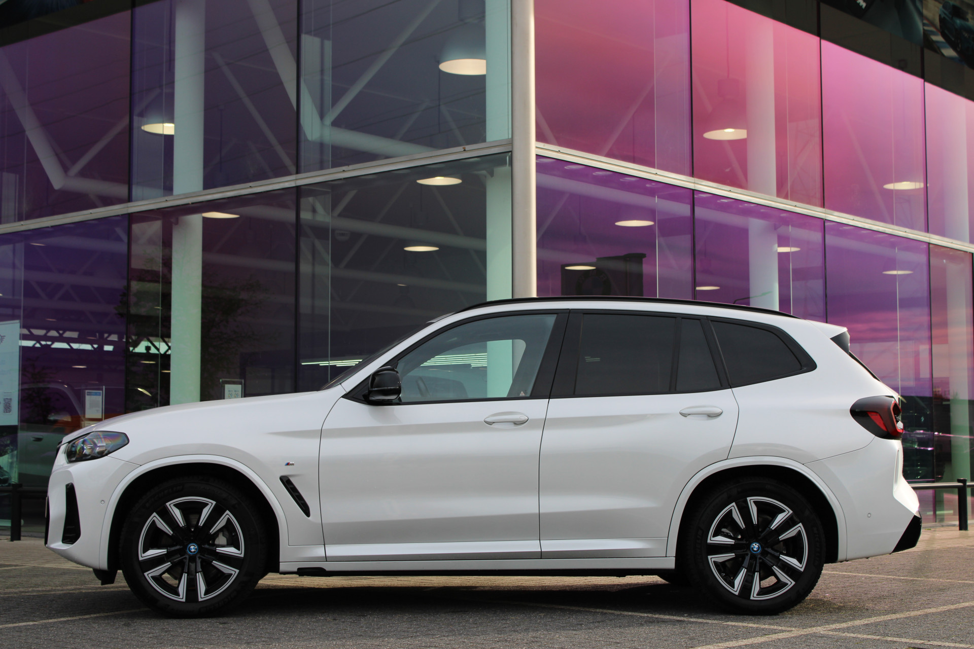 Hoofdafbeelding BMW iX3