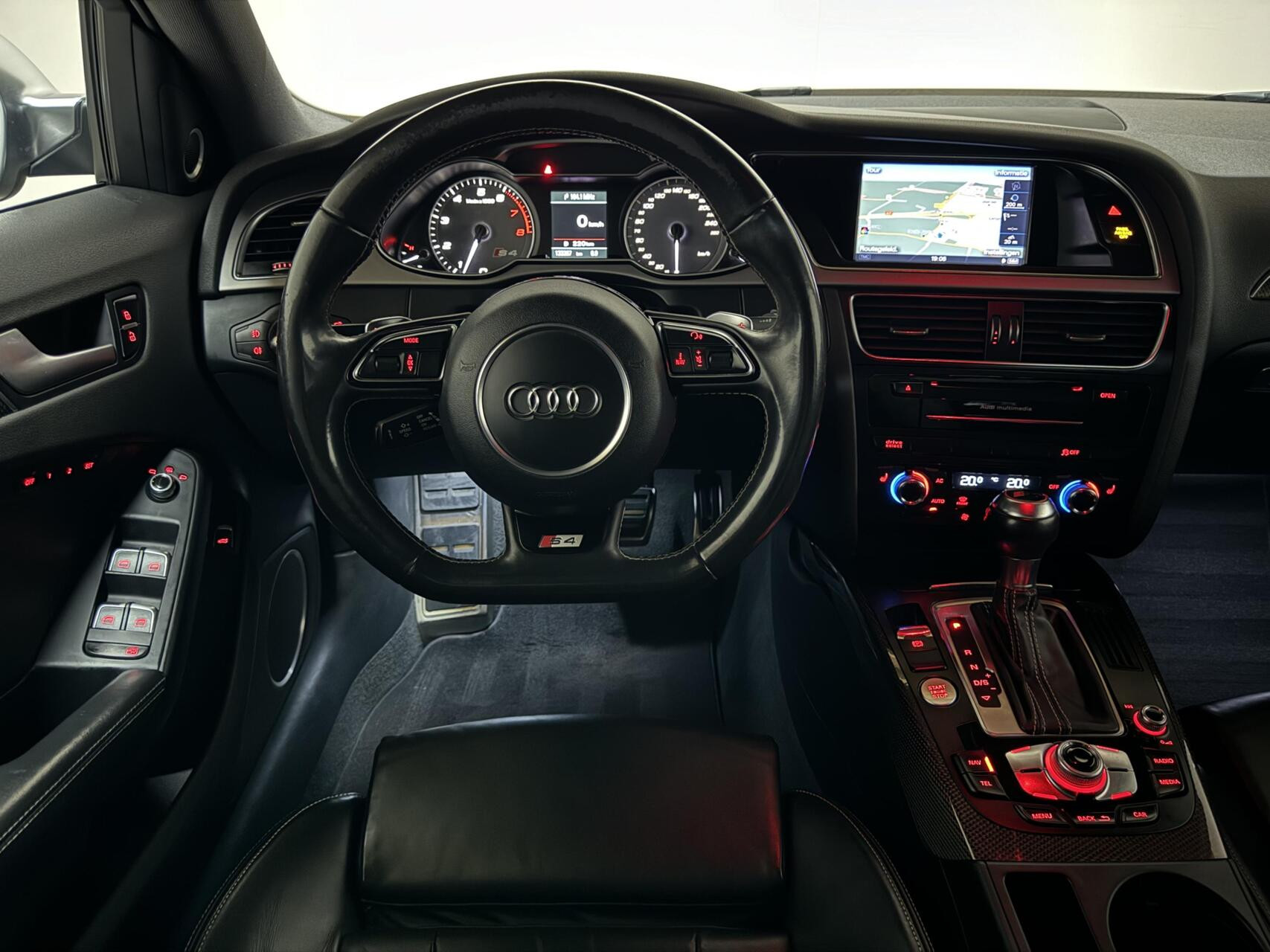 Hoofdafbeelding Audi S4