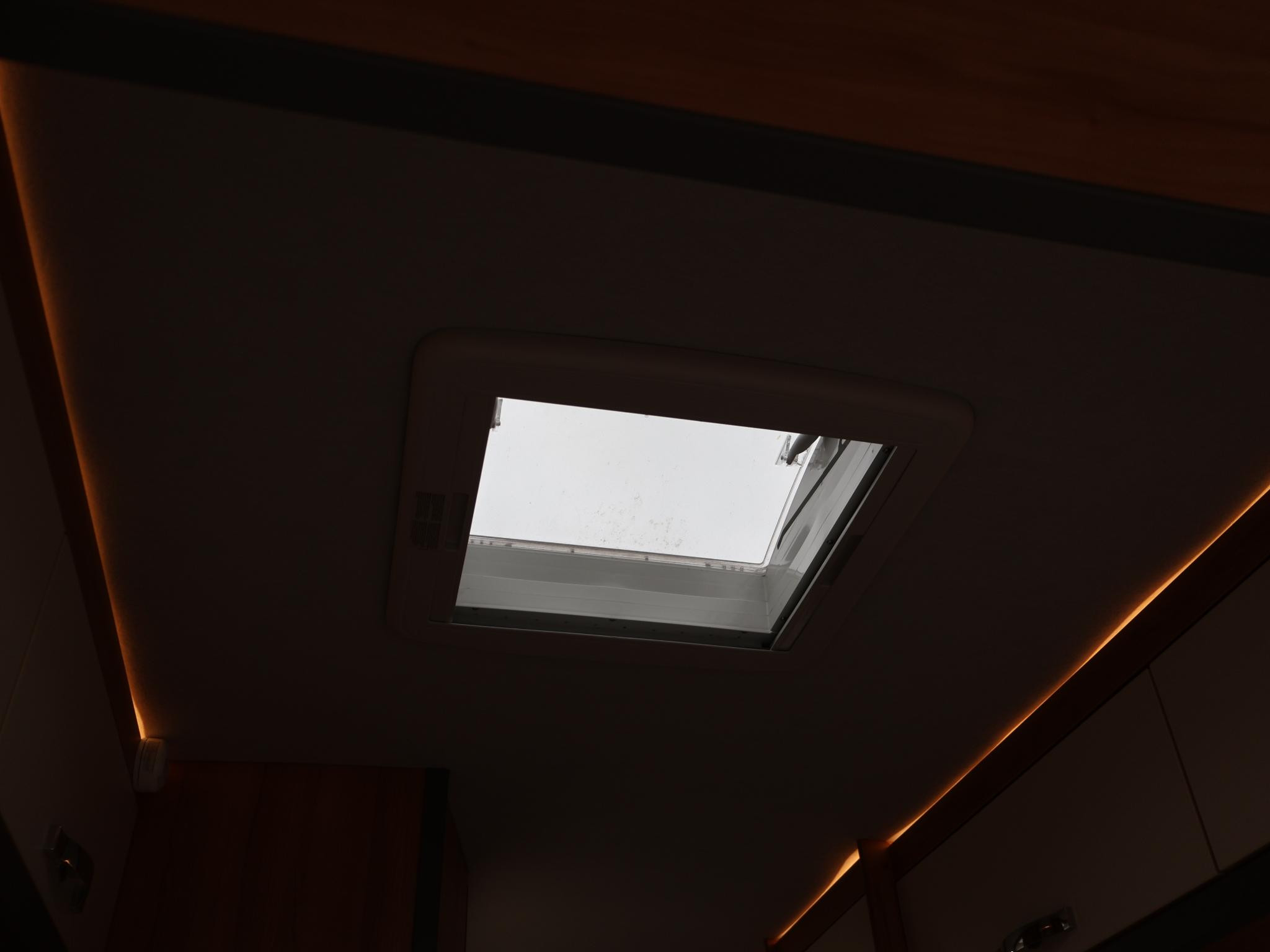 Hoofdafbeelding Pössl Summit 640