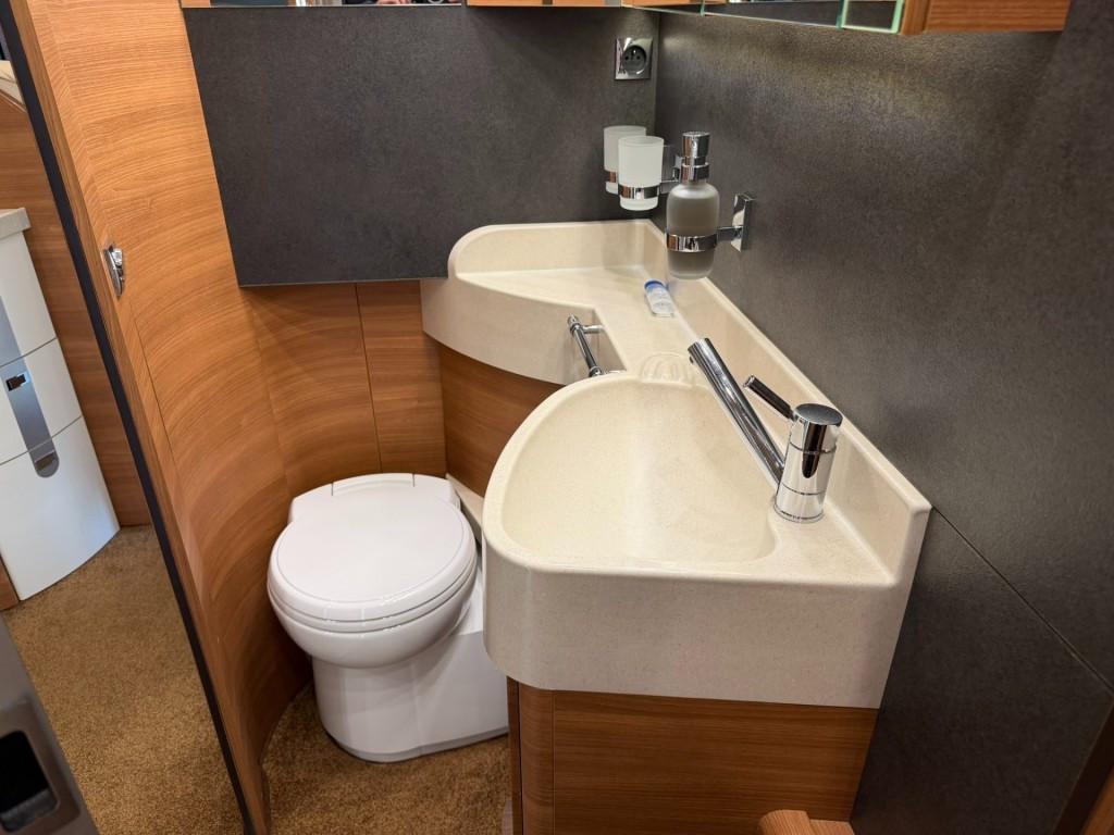 Hoofdafbeelding Carthago Chic C-line 5.0 Qb Suite 180pk Automaat