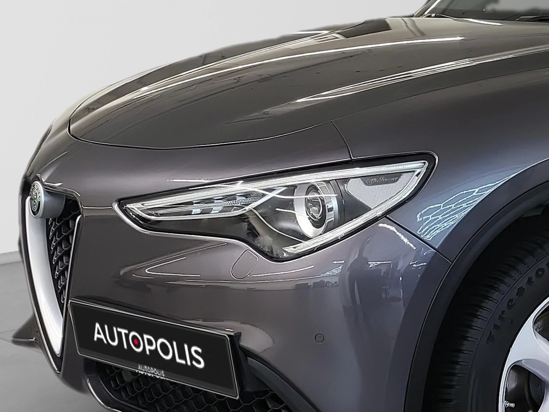 Alfa Romeo-Stelvio-image-18