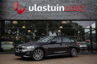 BMW 3 Serie Touring 330e High Executive M-Sport 290pk , Adaptive cruise, Trekhaak, Sfeerverlichting,