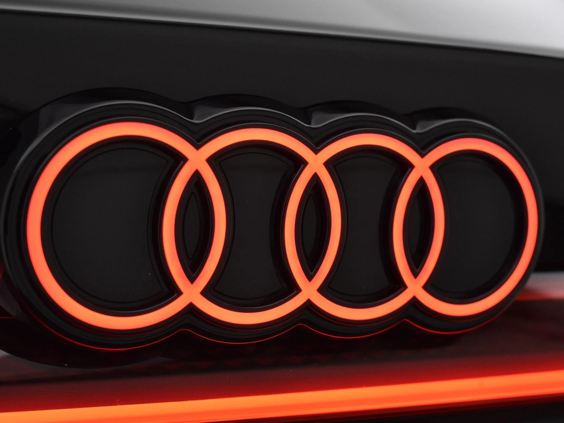 Hoofdafbeelding Audi A6 Avant e-tron