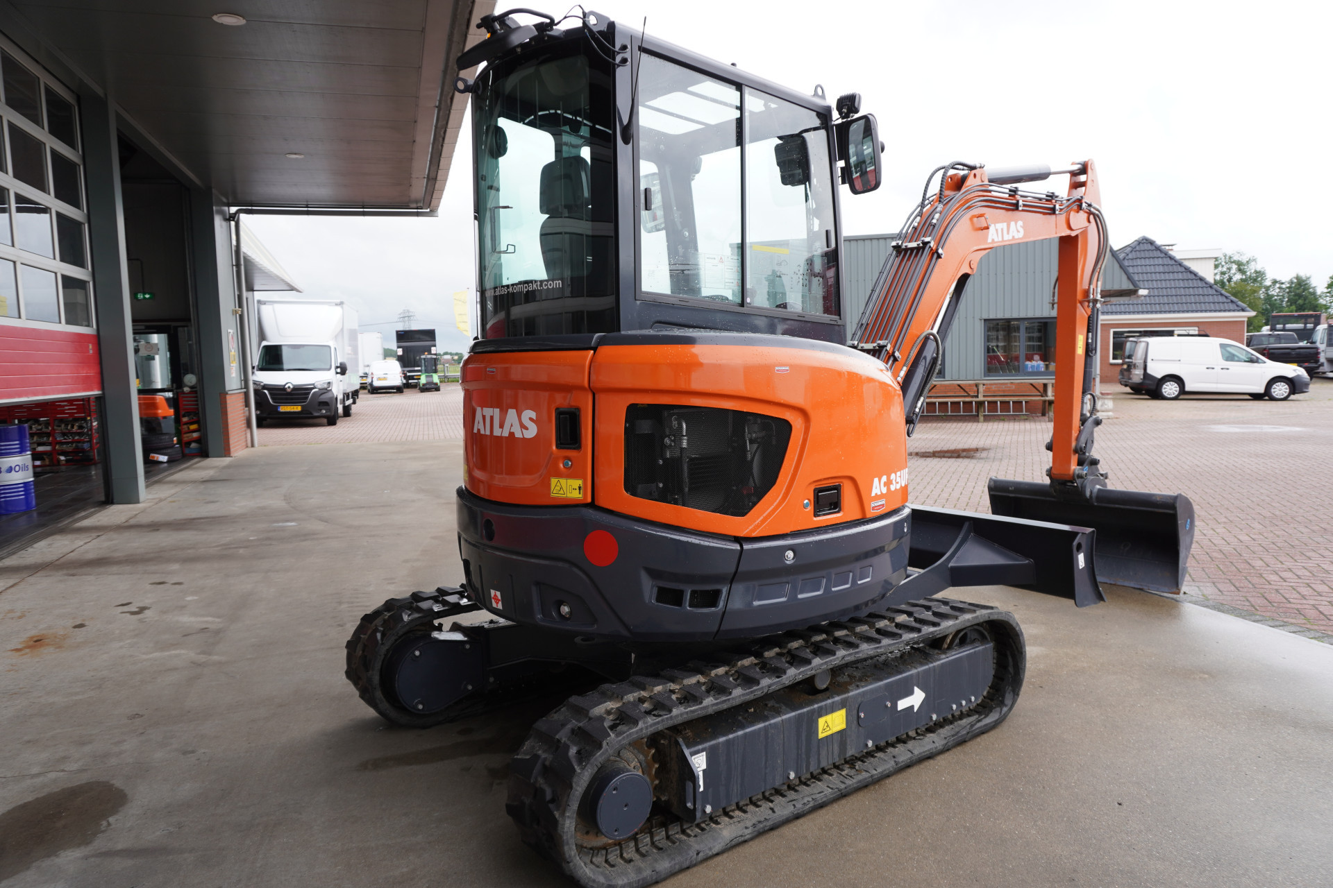 Hoofdafbeelding Atlas AC35UF Minigraver 3.85 ton 34 Draaiuren
