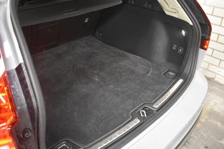 Volvo V60 Volvo V60 350pk AWD Essential Bright | Leder | Driver | Climate | Styling - afbeelding nr 37