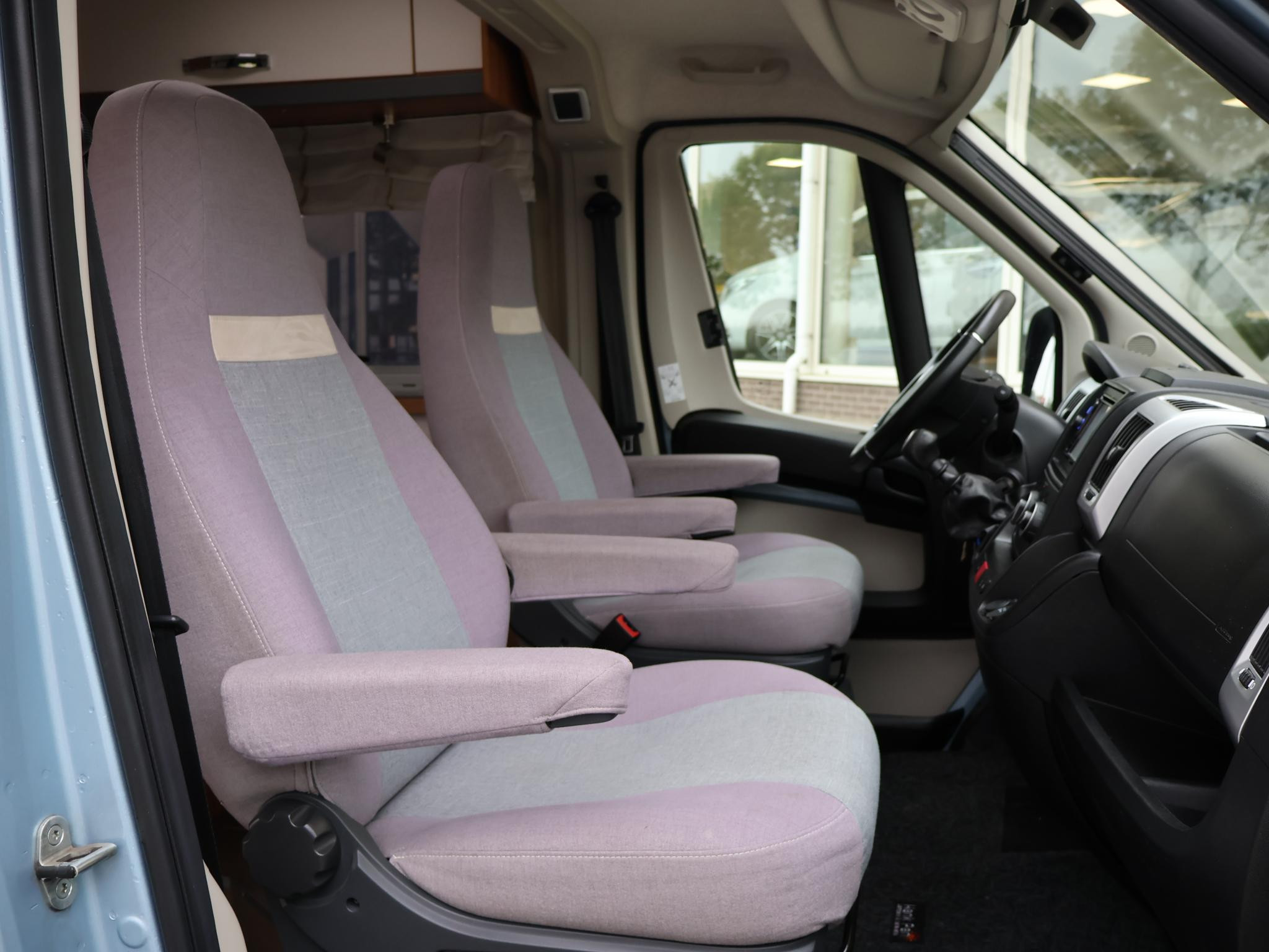 Hoofdafbeelding Pössl Summit 640