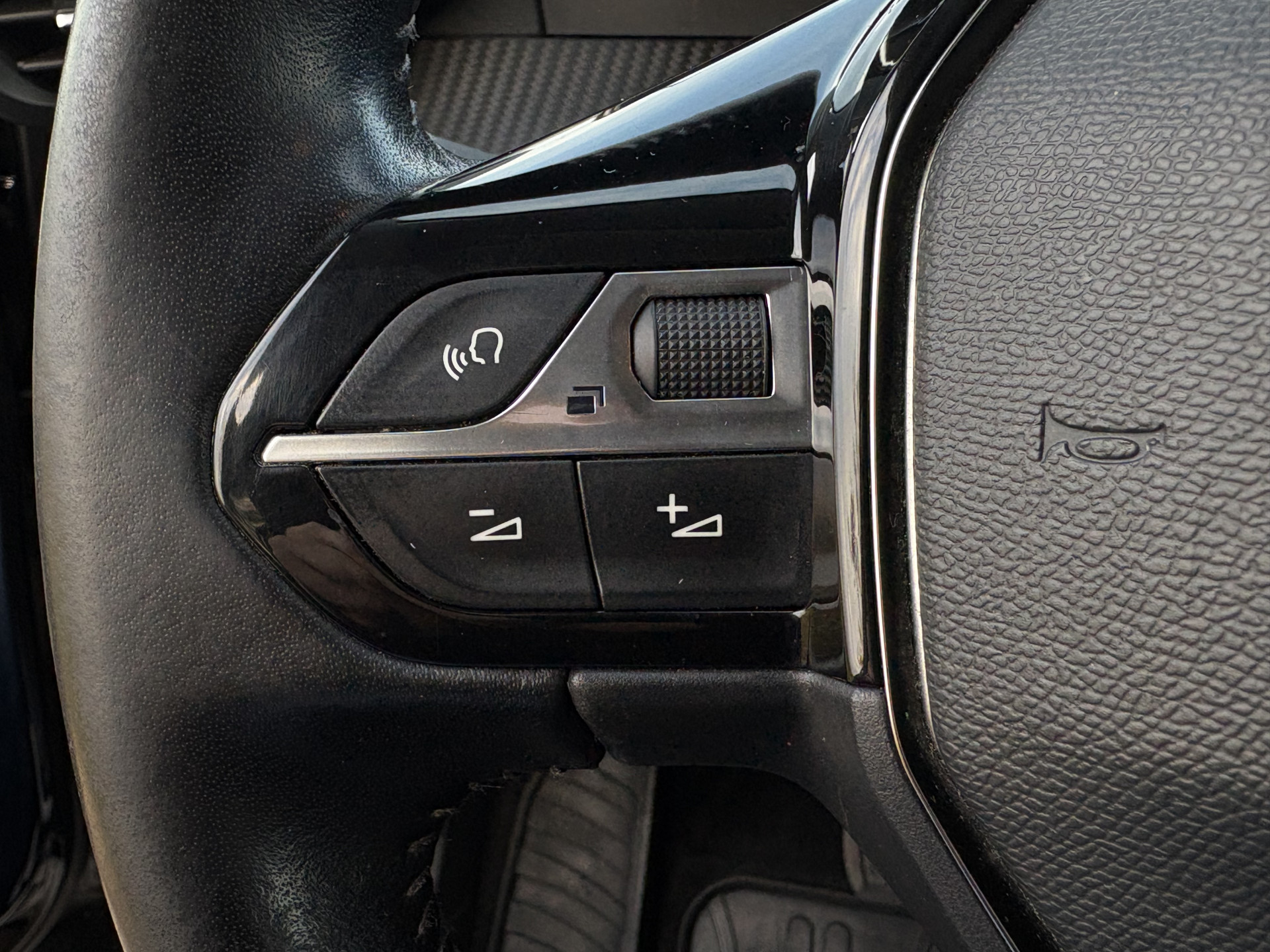 Hoofdafbeelding Peugeot e-208