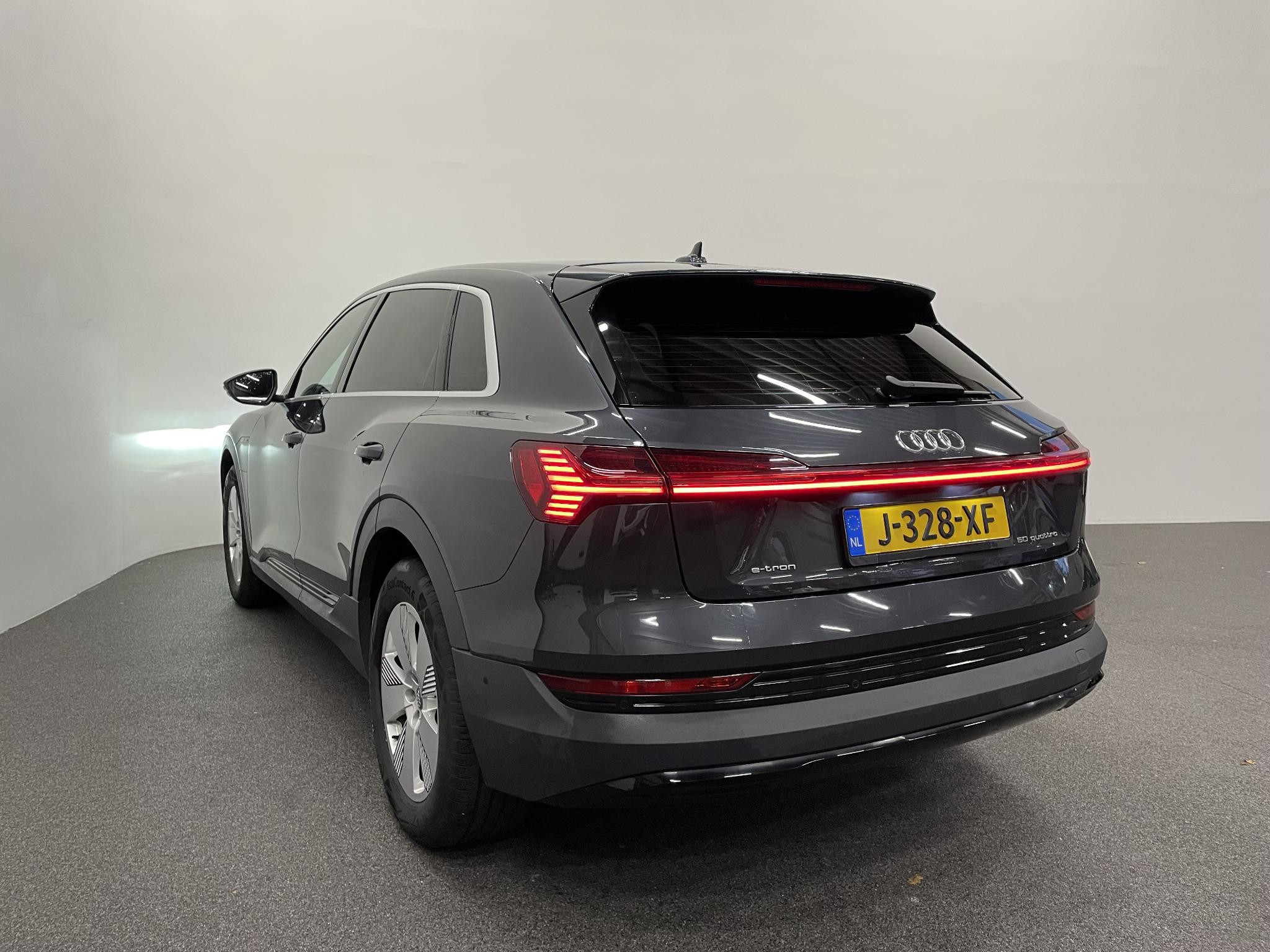 Hoofdafbeelding Audi e-tron