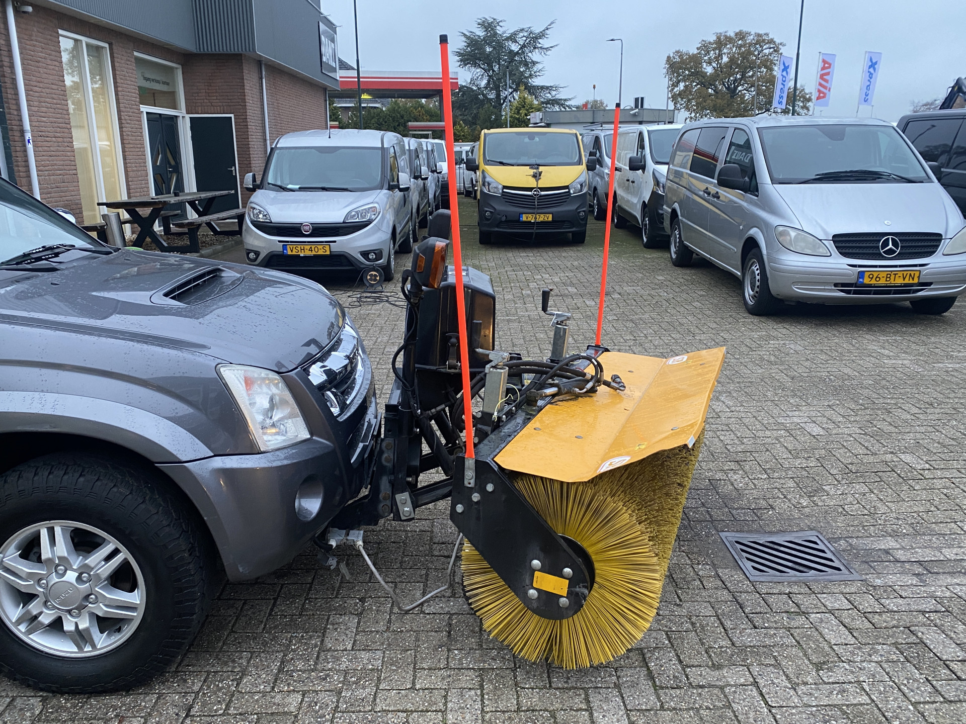 Hoofdafbeelding NIDO Rolbezem Sneeuwbezem