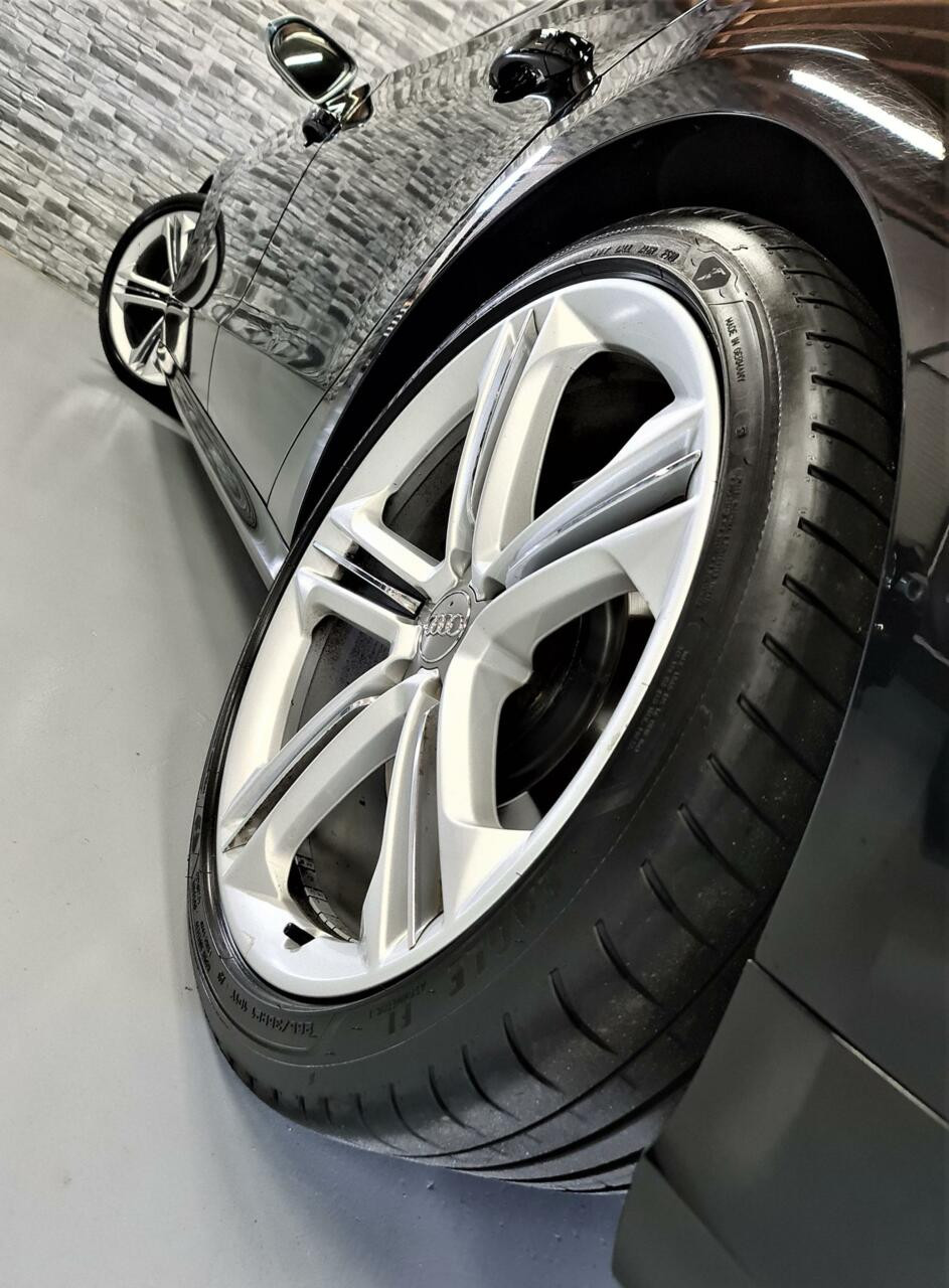 Hoofdafbeelding Audi S8