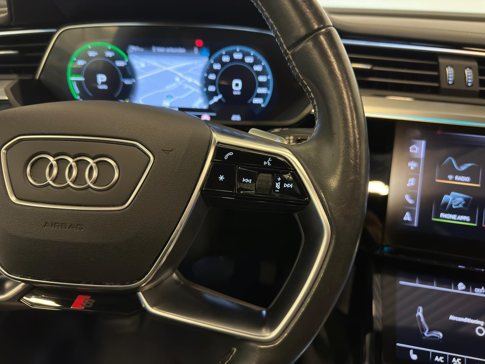 Hoofdafbeelding Audi e-tron