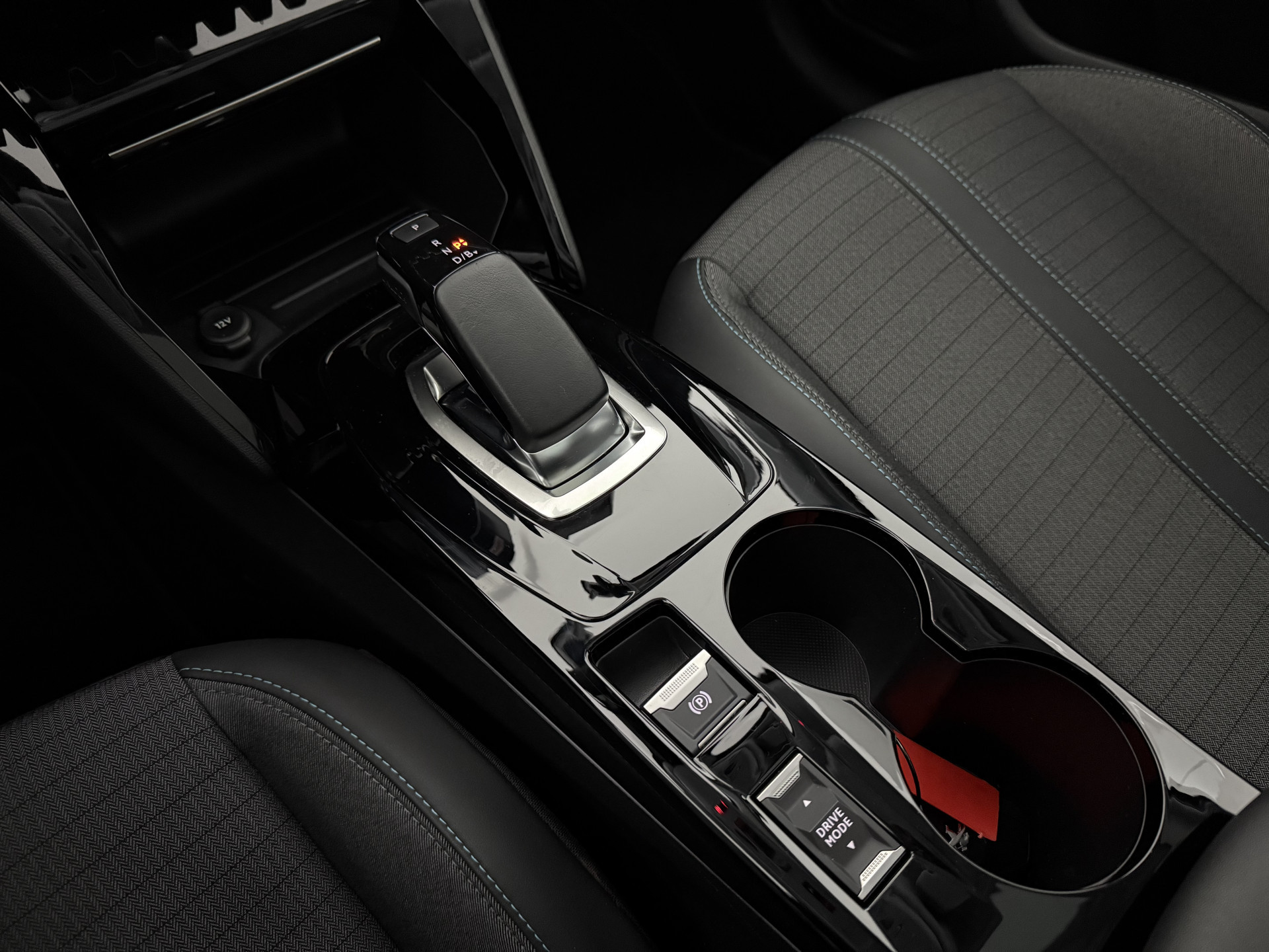 Hoofdafbeelding Peugeot e-208