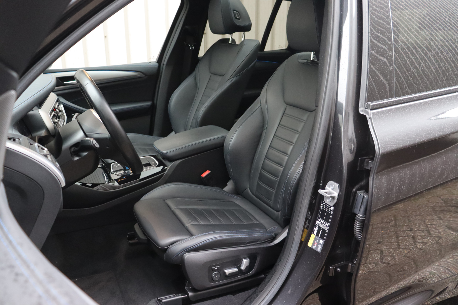 Hoofdafbeelding BMW iX3