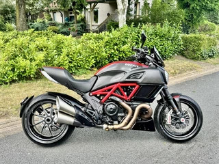 Ducati Diavel Carbon 1200 ABS•TCR•Öhlins 2016