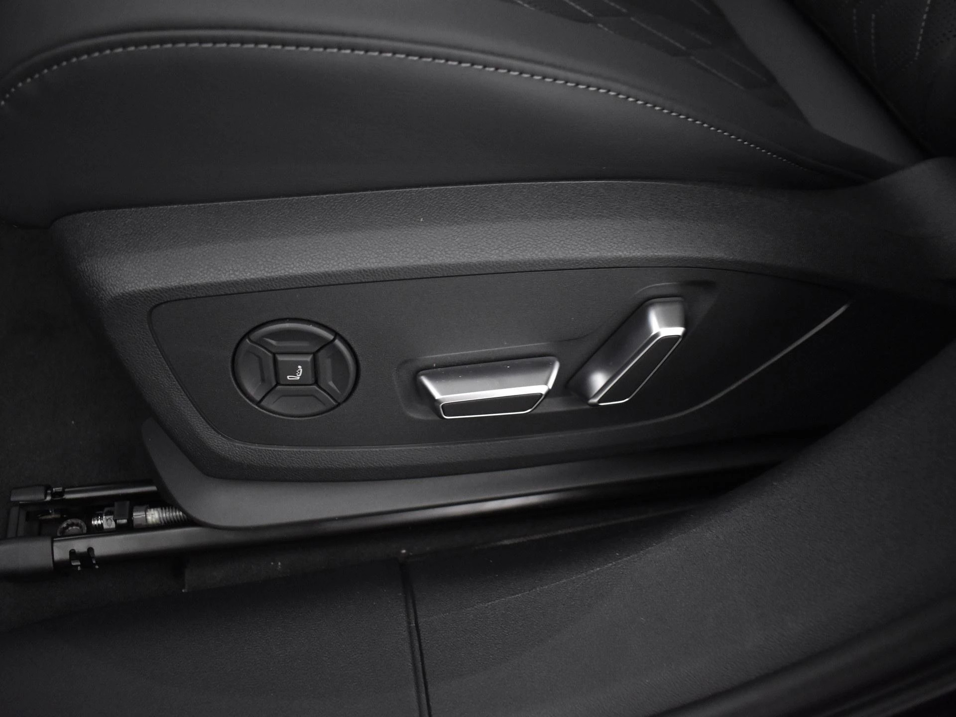 Hoofdafbeelding Audi A6 Avant e-tron