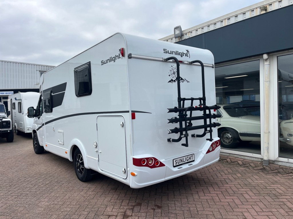 Hoofdafbeelding Sunlight V69 Adventure Ed. Queensbed Zonnepaneel