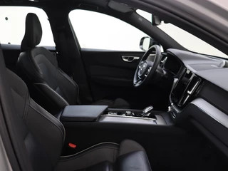 Volvo XC60 Volvo XC60 T6 AWD Ultimate Dark | Luchtvering | Trekhaak | 360° Camera | - afbeelding nr 13