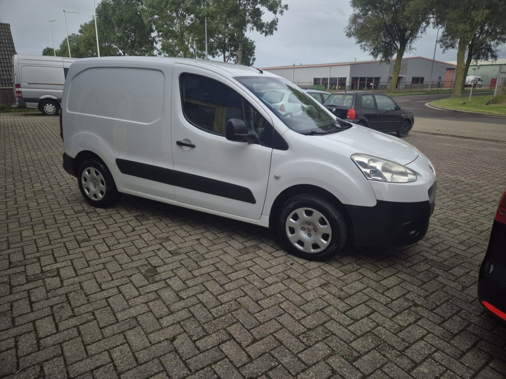 Hoofdafbeelding Peugeot Partner