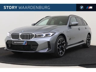 BMW 3 Serie Touring 330e High Executive M Sport Automaat / Panoramadak / Trekhaak / Sportstoelen / Stoelverwarming / Adaptieve LED / Harman Kardon /	Parking Assistant Plus / Live Cockpit Professional