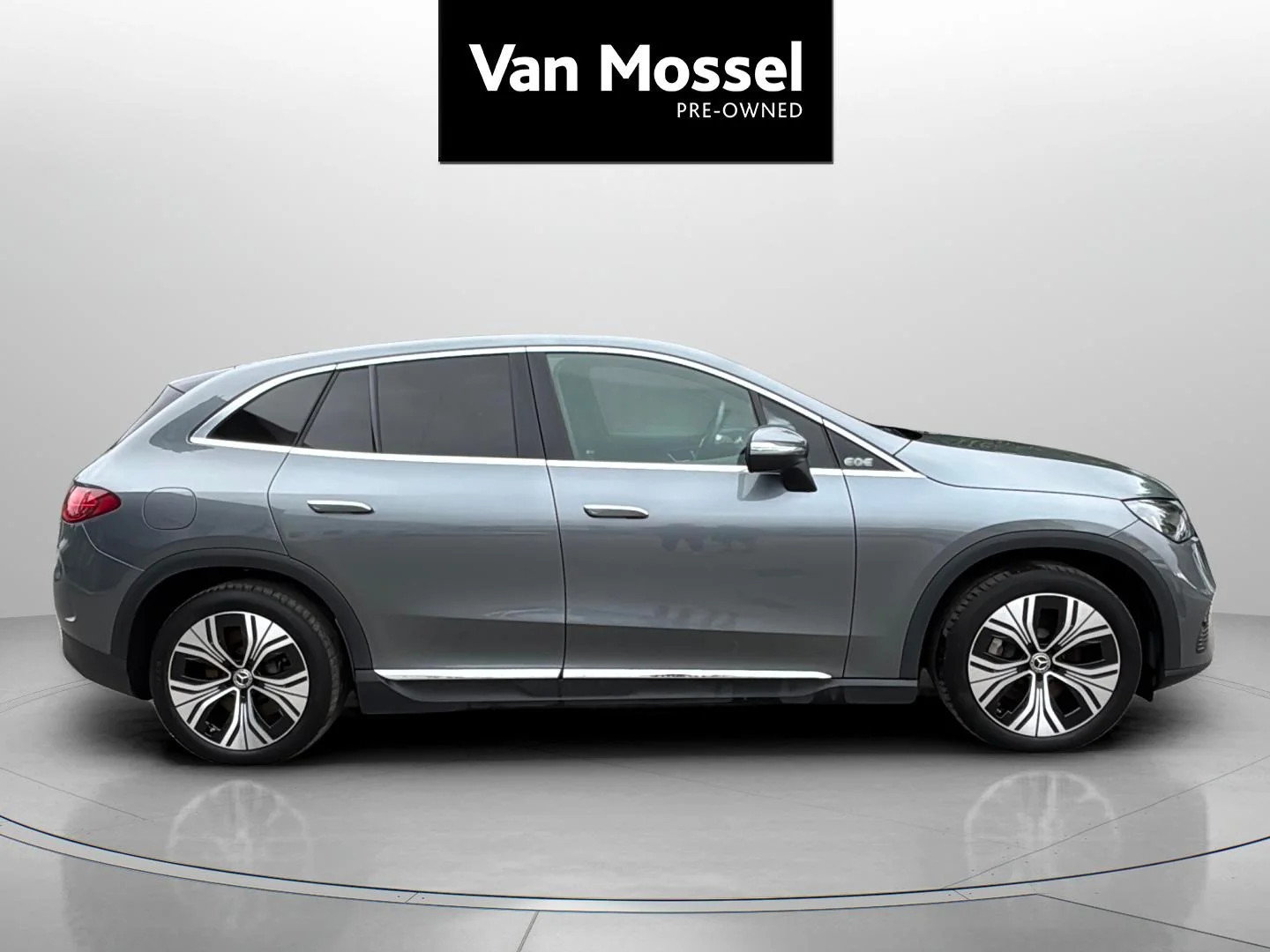 Mercedes-Benz-EQE-image-5