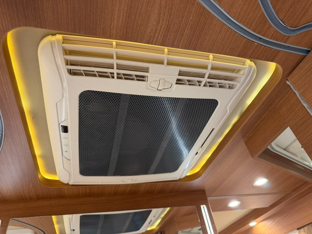 Hoofdafbeelding Carthago Chic C-line 5.0 Qb Suite 180pk Automaat