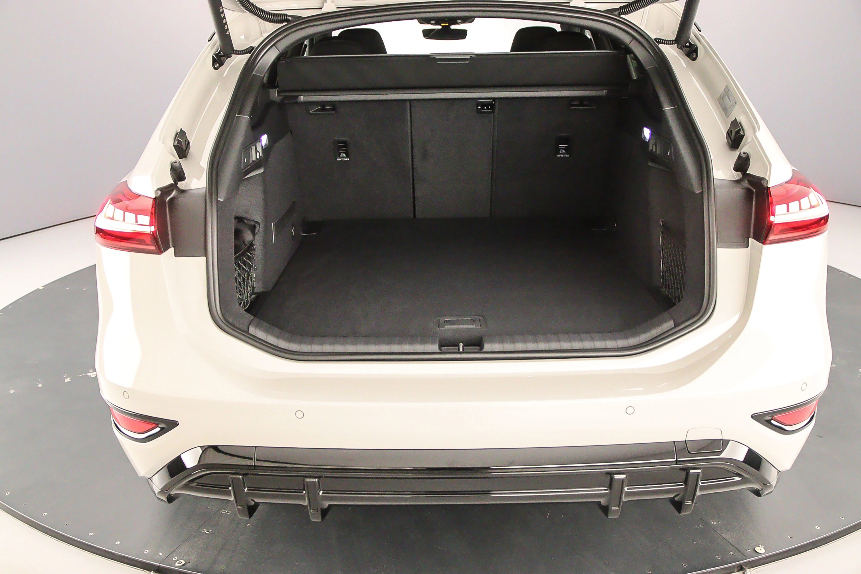 Hoofdafbeelding Audi A6 Avant e-tron