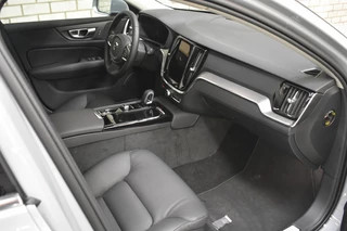 Volvo V60 Volvo V60 350pk AWD Essential Bright | Leder | Driver | Climate | Styling - afbeelding nr 44