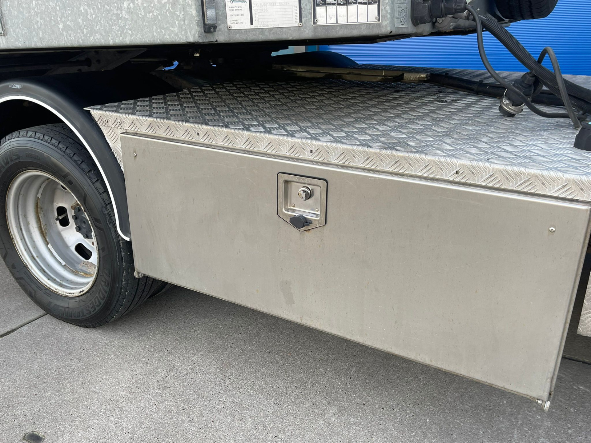 Hoofdafbeelding Iveco 40C16 Be-Trekker +  Semi Dieplader Veldhuizen 7.5 M Automaat / Nieuwstaat!