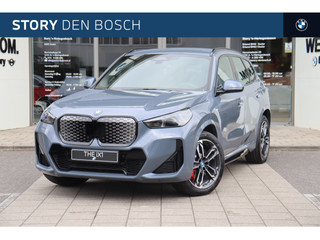 BMW iX1 eDrive20 M Sport / Sportstoelen / Adaptieve LED / M Adaptief onderstel / Comfort Access / Parking Assistant / Stoelvewarming