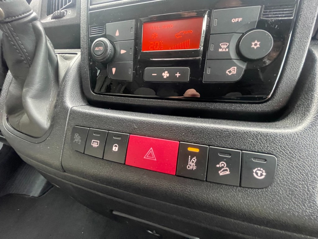 Hoofdafbeelding Dethleffs T7057 Eb 160pk Autom/lengte Bedden/airco